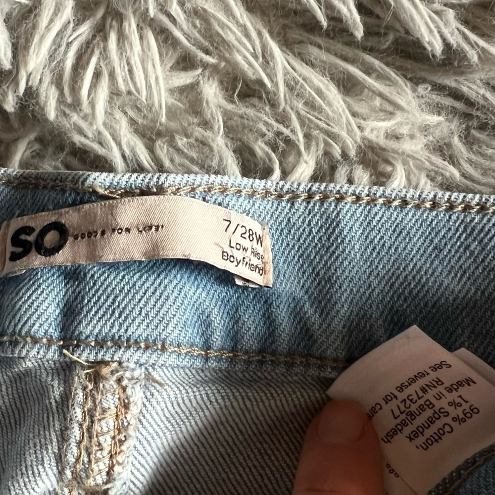 SO light wash low rise boyfriend jeans - Picture 2 of 3